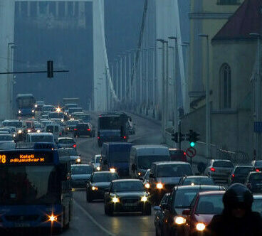 Social Costs of Traffic Jams